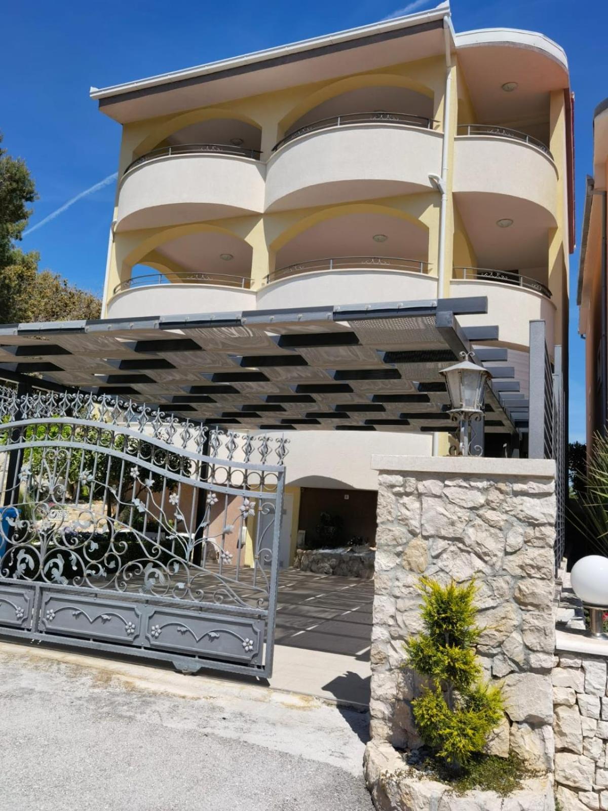 Apartments Annie Rogoznica  Luaran gambar