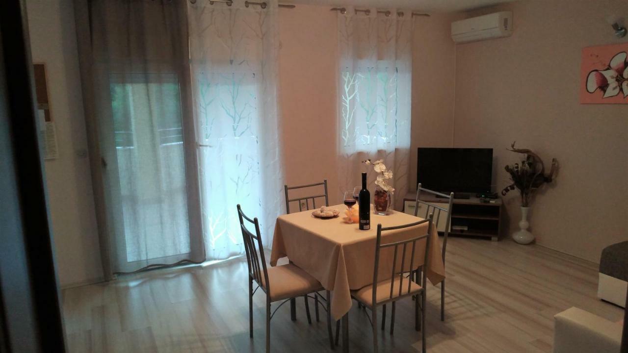 Apartments Annie Rogoznica  Luaran gambar