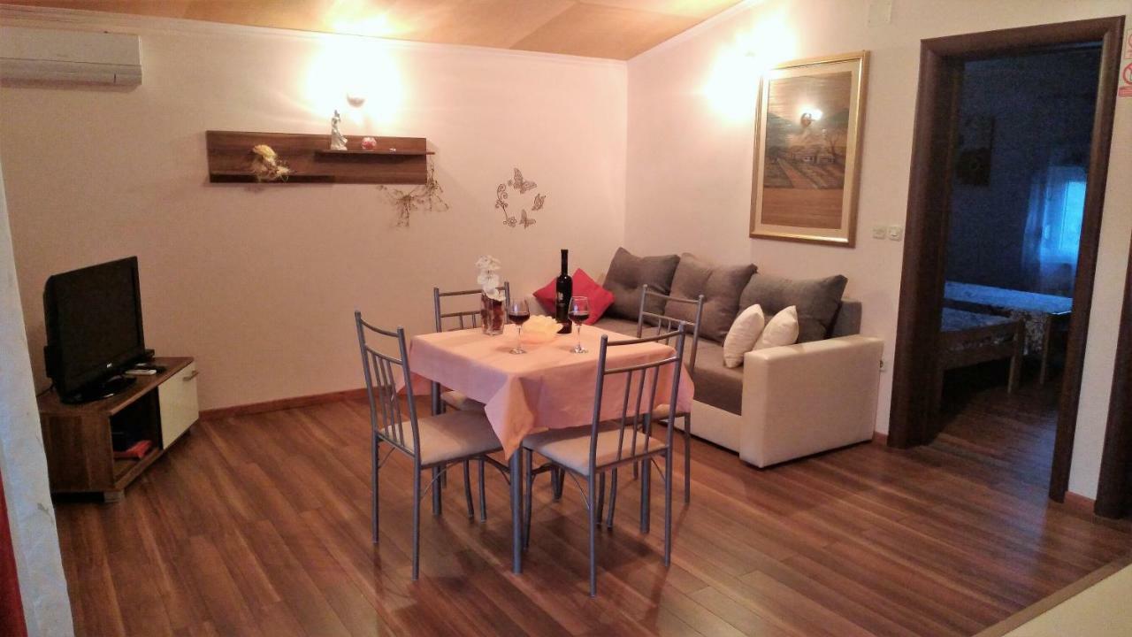 Apartments Annie Rogoznica  Luaran gambar
